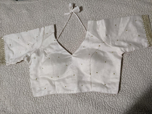 Silk blouse with sequin embroidery detail - Maatruu