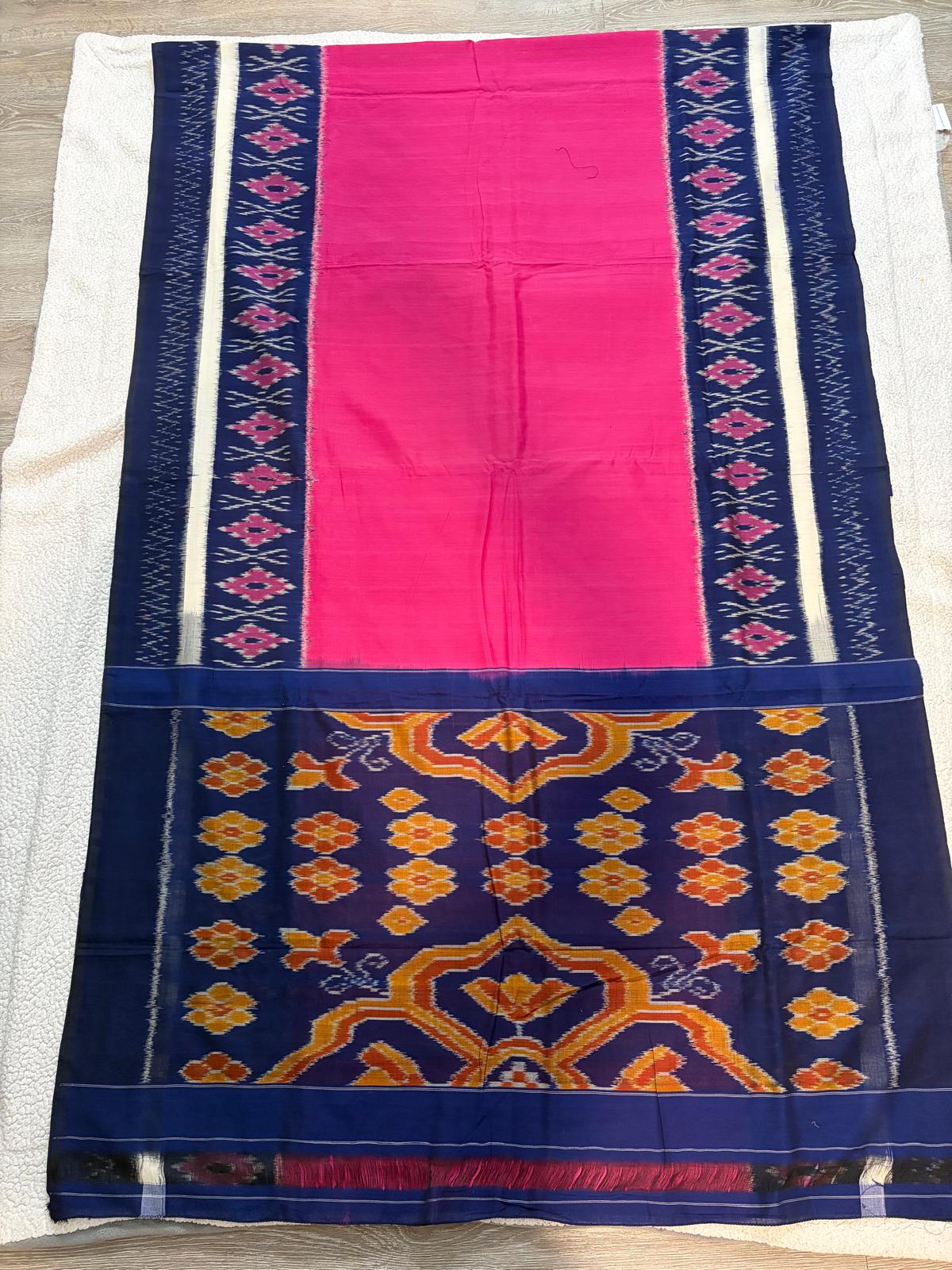 Handloom cotton pochampalli ikkat hand weaved saree - Maatruu