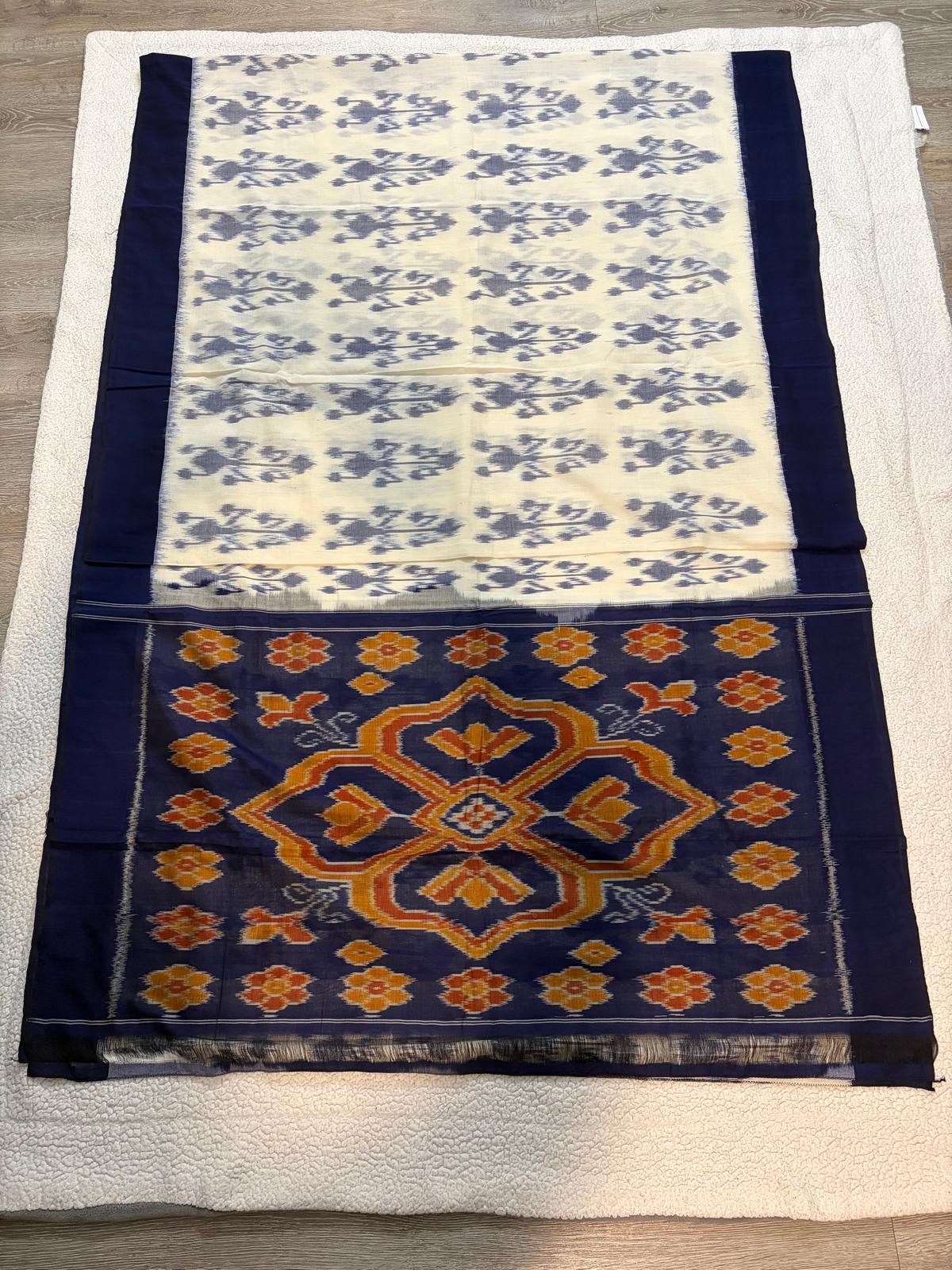 Handloom cotton pochampalli ikkat hand weaved saree - Maatruu