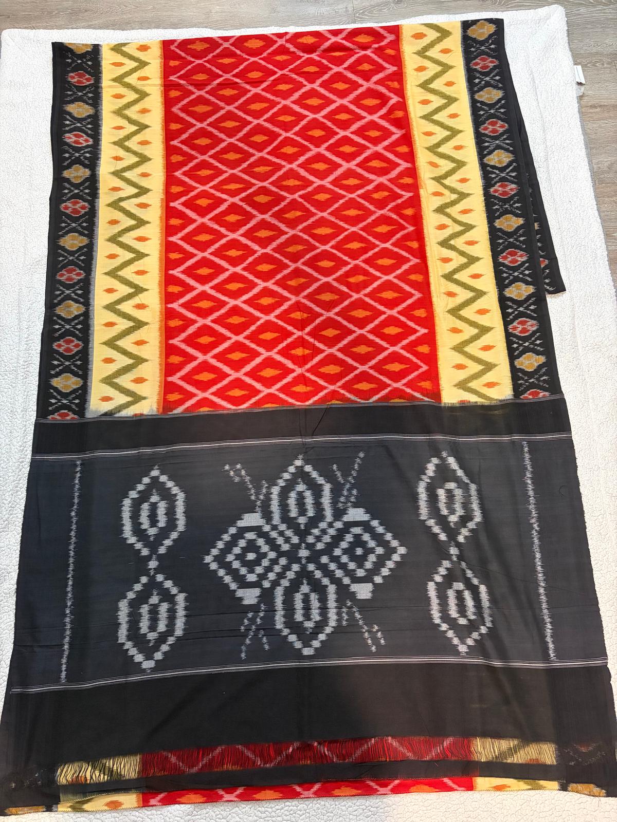 Handloom cotton pochampalli ikkat hand weaved saree - Maatruu