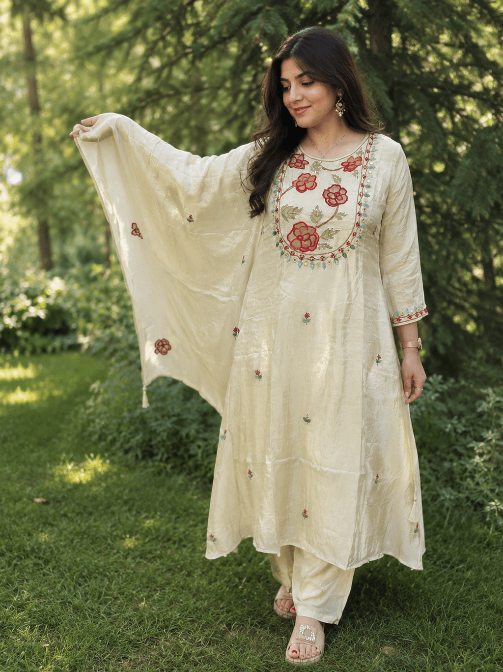 Ivory Handwork Applique A-Line 3-Piece Set - Maatruu