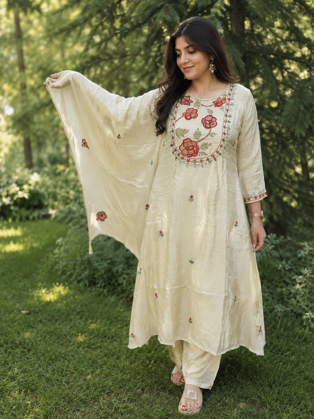 Ivory Handwork Applique A-Line 3-Piece Set - Maatruu