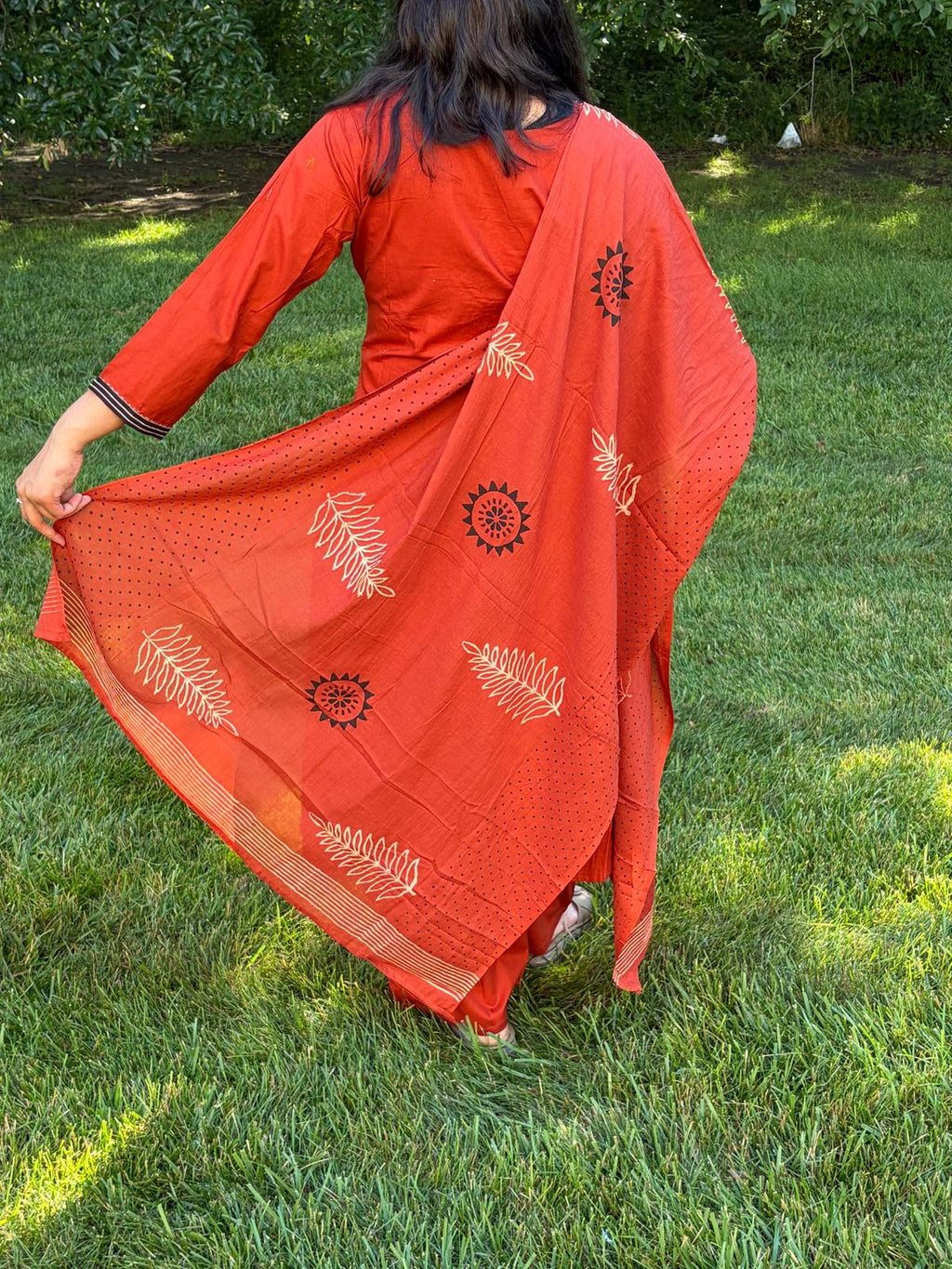 Natural Cotton A-Line 3-Piece Set with Mirror Work - Maatruu