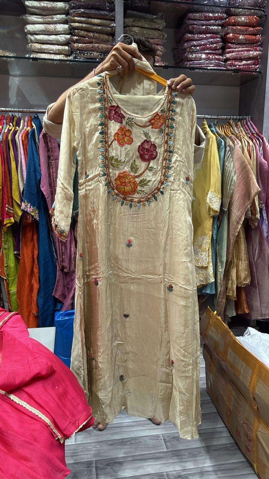 Ivory handwork applique A-line 3pcs set