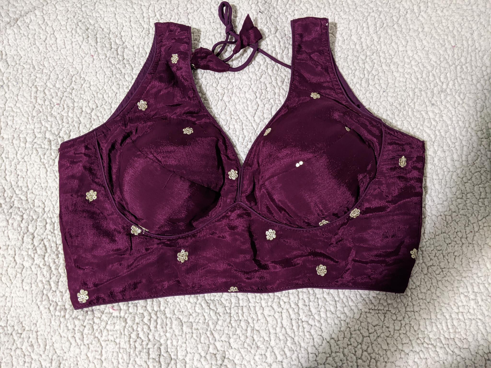 Sleeveless designer blouse styling - Maatruu